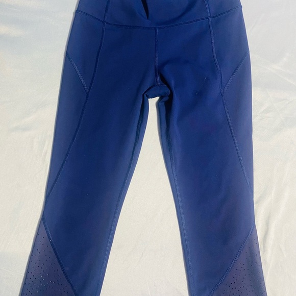 Lululemon Athletica Blue Capri Leggings with Stretchy Fit - Picture 1 of 12